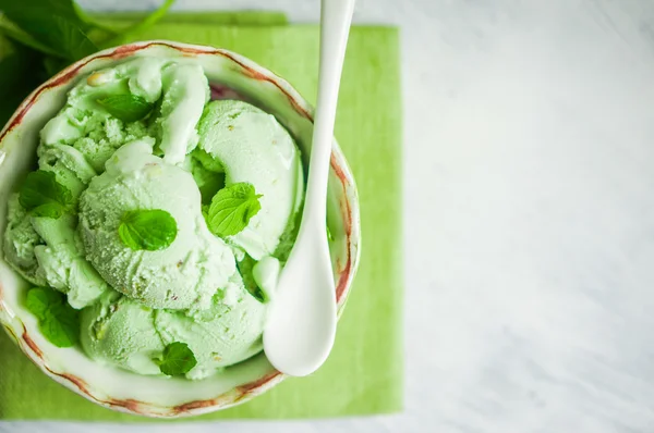 Pistachio ice-cream — Stock Photo, Image