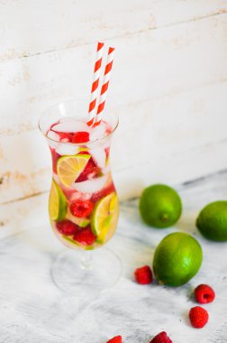 Detoks suyu kokteyli