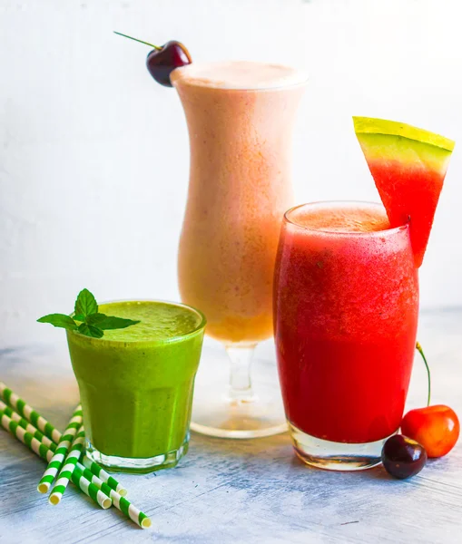 Cocktails smoothie colorés — Photo