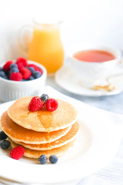 Pancakes with berries — Stock Photo, Image