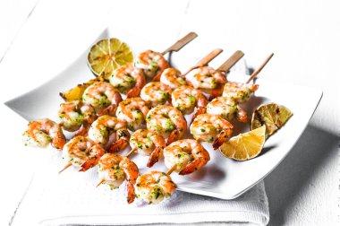 limes ile ızgara karides