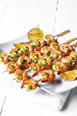 limes ile ızgara karides