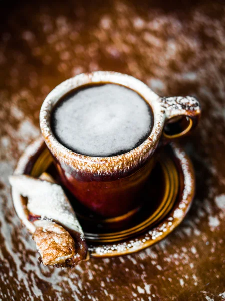 Rustic mug of coffee on wooden background — Stock Photo, Image
