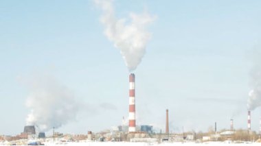 Kış balıkçılık fabrika bacaları, Vinçler zemin üzerine