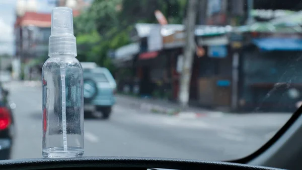 Turistler seyahat sırasında yanında alkol spreyi taşırlar..