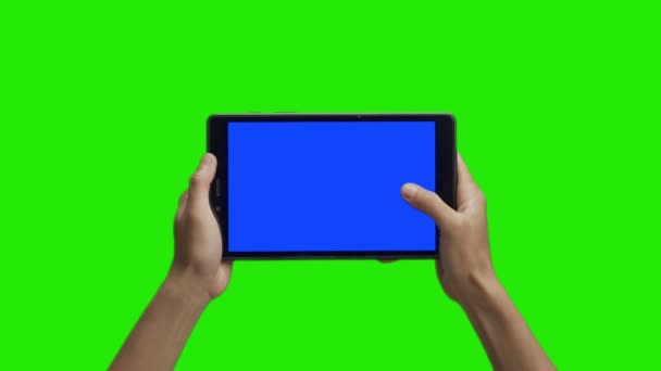 Tablet Hand Close Isolated Green Background Tablet Screen Blue Chroma — Stock video