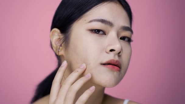 Unhappy Millennial Lady Dissatisfied Skin Condition Thinking Professional Skincare Products — 图库视频影像