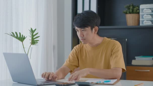 Asian Man Working Home Working Home Freelancer Concept Teleconference Online — Video