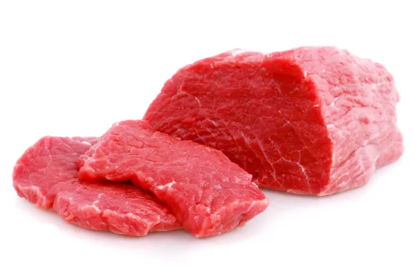 Rindersteak auf weißem Fleisch schneiden. Isoliert. — Stockfoto