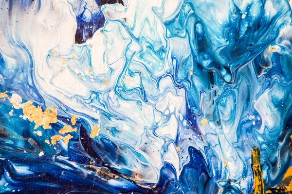 Akışkan soyut sanat eserleri. Altın mermer desenli mavi akrilik doku.