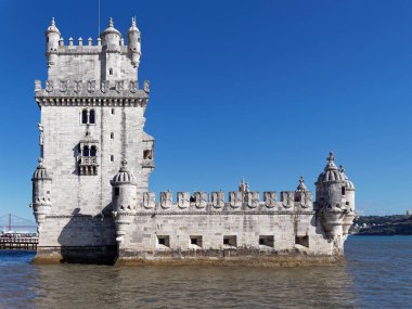 Belem Kulesi veya Torre de Belem, Portekiz 'deki turistik merkezlerden biri olan Belem, Lizbon' da bulunan 16. yüzyıldan kalma bir kaledir..
