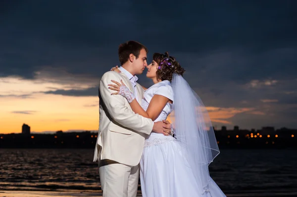 Groom and bride — Stock Photo, Image