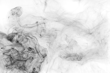 Beyaz arkaplanda soyut siyah duman