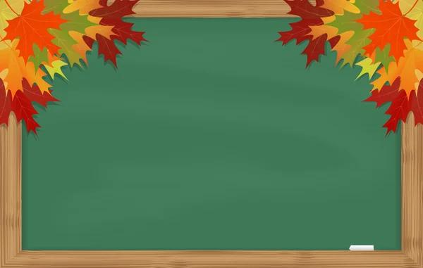Esdoorn bladeren op groene schoolbord — Stockvector
