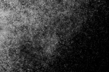 Siyah arkaplanda soyut su sıçramaları