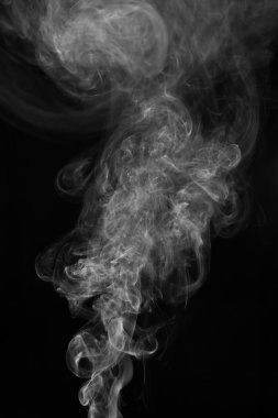 Siyah arkaplanda soyut duman hareketleri