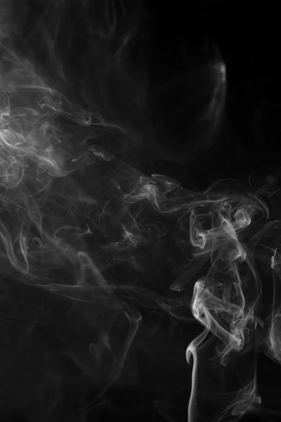 Abstrakcyjny Dym Porusza Się Czarnym Tle — Zdjęcie stockowe