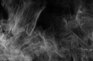 Siyah arkaplanda soyut duman hareketleri