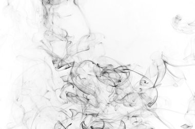 Beyaz arkaplanda soyut siyah duman