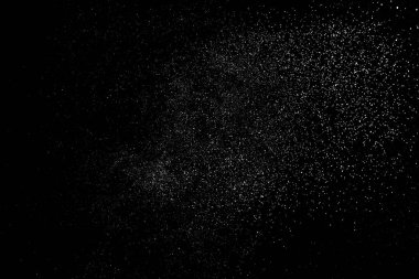 Sıkıntılı beyaz kumlu doku. Toz tabakası desenli. Tahıl gürültüsü partikülleri. Kar efektleri paketi. Paslı siyah arka plan. Vektör illüstrasyonu, EPS 10.  