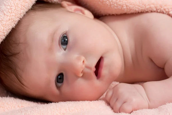 Baby girl looking at the camera — Stock Photo, Image
