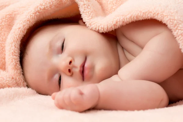 Bebek kız uyuya — Stok fotoğraf