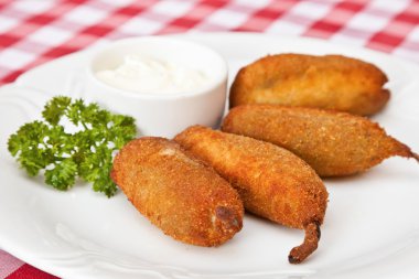 derin yağda kızartılmış jalapeno biber biber