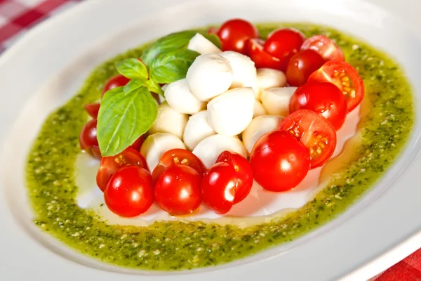 Caprese salad — Stock Photo, Image