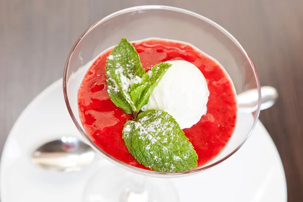 Raspberry jam with ice cream — Stock Photo, Image