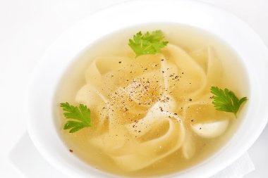 Bıldırcın yumurta tavuk suyu