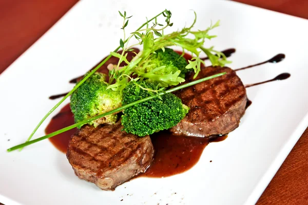 Veal medallions — Stock Photo, Image