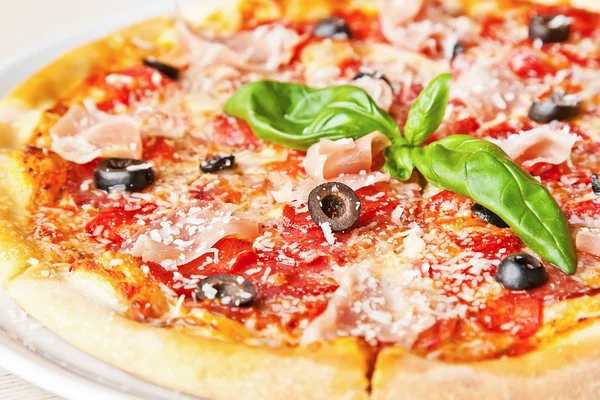 Prosciutto mozzarella pizza — Stock Photo, Image
