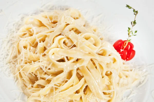 Linguine pasta with parmesan — Stock Photo, Image