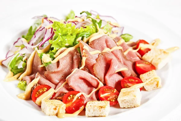 Salad with roast beef — Stock Photo, Image