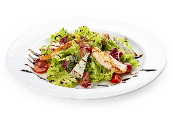 Insalata Con Filetto Pollo Formaggio Dor Blue Pistacchi Isolato Sfondo — Foto Stock