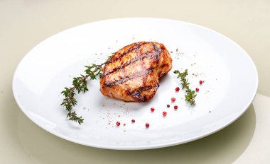 Izgara Tavuk Göğsü Beyaz Arka Plan