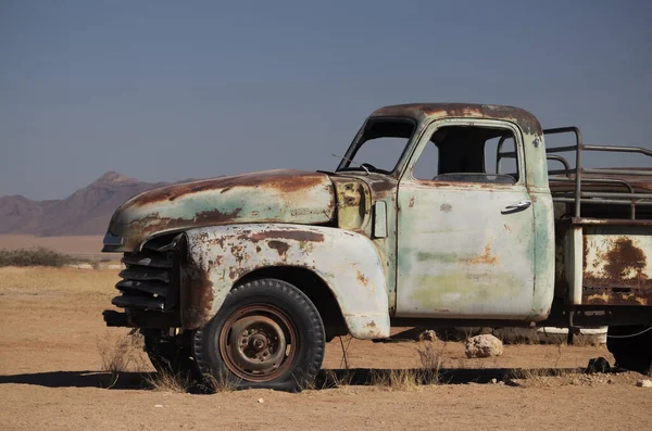 Stary Zardzewiały Samochód Porzucony Środku Pustyni Namib — Zdjęcie stockowe