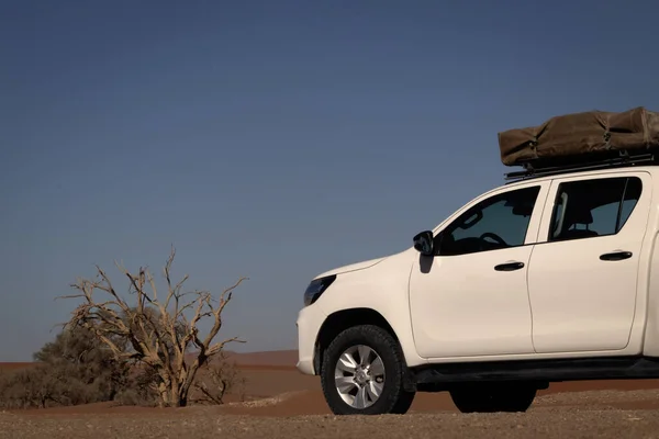 Toyota Hilux Está Meio Deserto Namíbia África — Fotografia de Stock