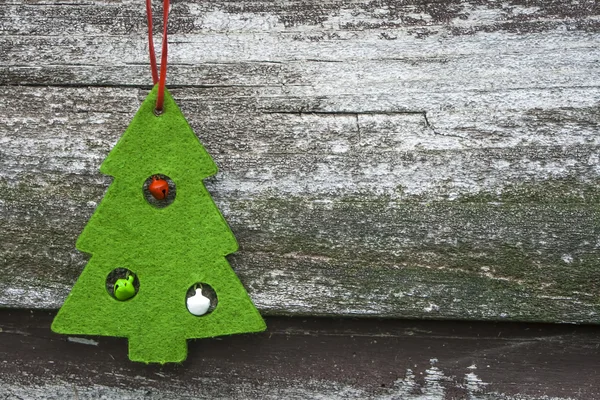 Vánoční strom dekorace na dřevo — Stock fotografie