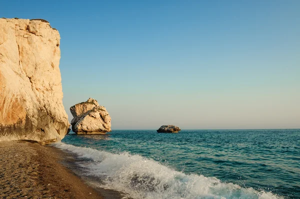 Rochas e mar (Petra tou Romiu, Chipre ) — Fotografia de Stock