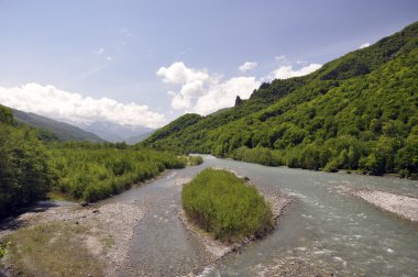 Dağ nehri