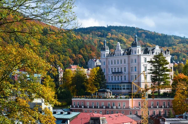 Beautiful architecture of Karlovy Vary, houses, buildings, styli — Stock Photo, Image