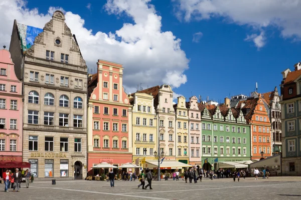 一排的房子对弗罗茨瓦夫，波兰市场广场 — 图库照片