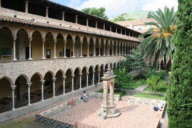 pedralbes Manastırı avlusu.