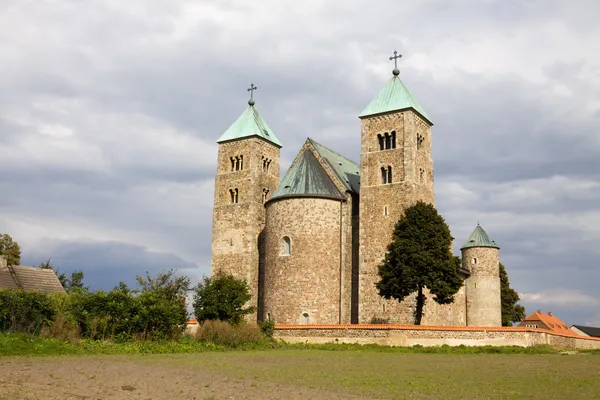 La chiesa romanica di Tum, Polonia — Foto Stock