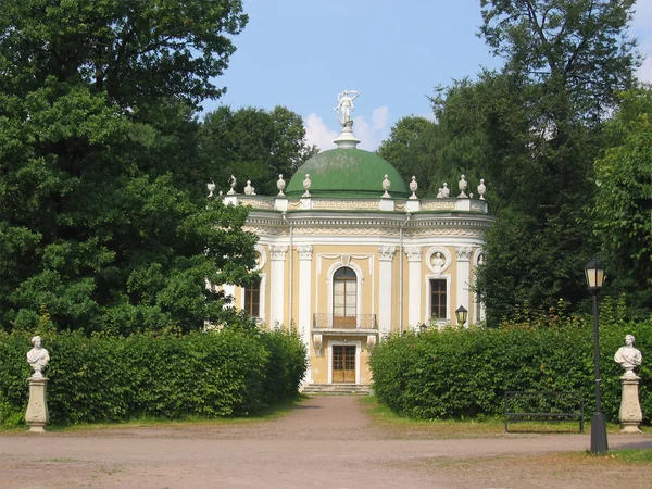 O Pavilhão Hermitage no museu-propriedade Kuskovo em Moscou — Fotografia de Stock