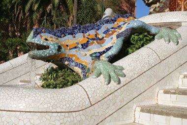 Dracon-kertenkele - Barselona'nın sembolü Guell Park