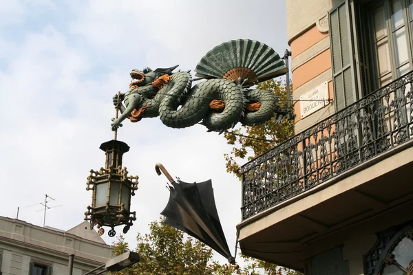 Chinese dragon on Ramblas street in Barcelona — Stock Photo, Image