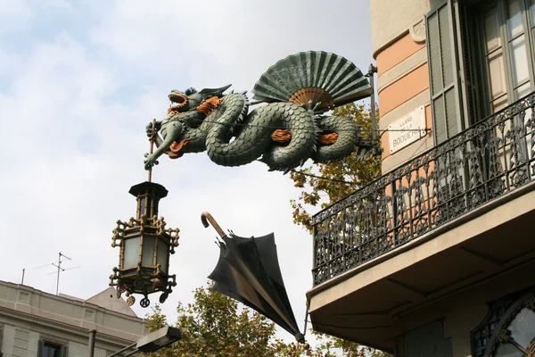 Kinesisk drake på ramblas i barcelona Stockbild