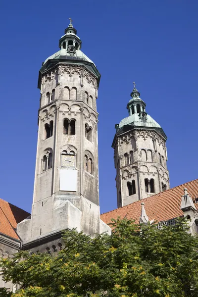 Le due torri della cattedrale nella città di Naumburg, Sassonia-Anhalt, Germania — Foto Stock